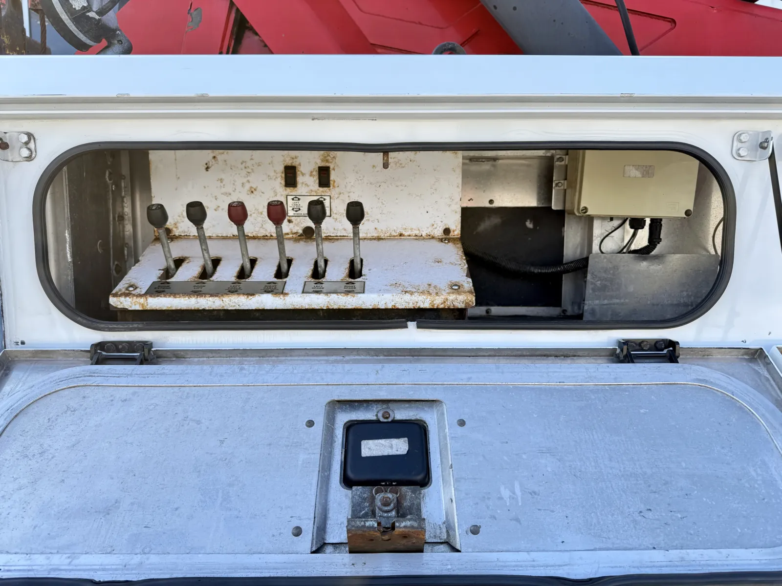 2011 Kenworth T800 — photo 27