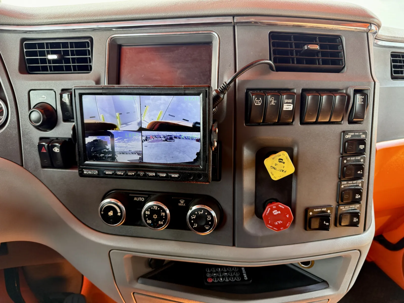 2017 Peterbilt 567 — photo 34