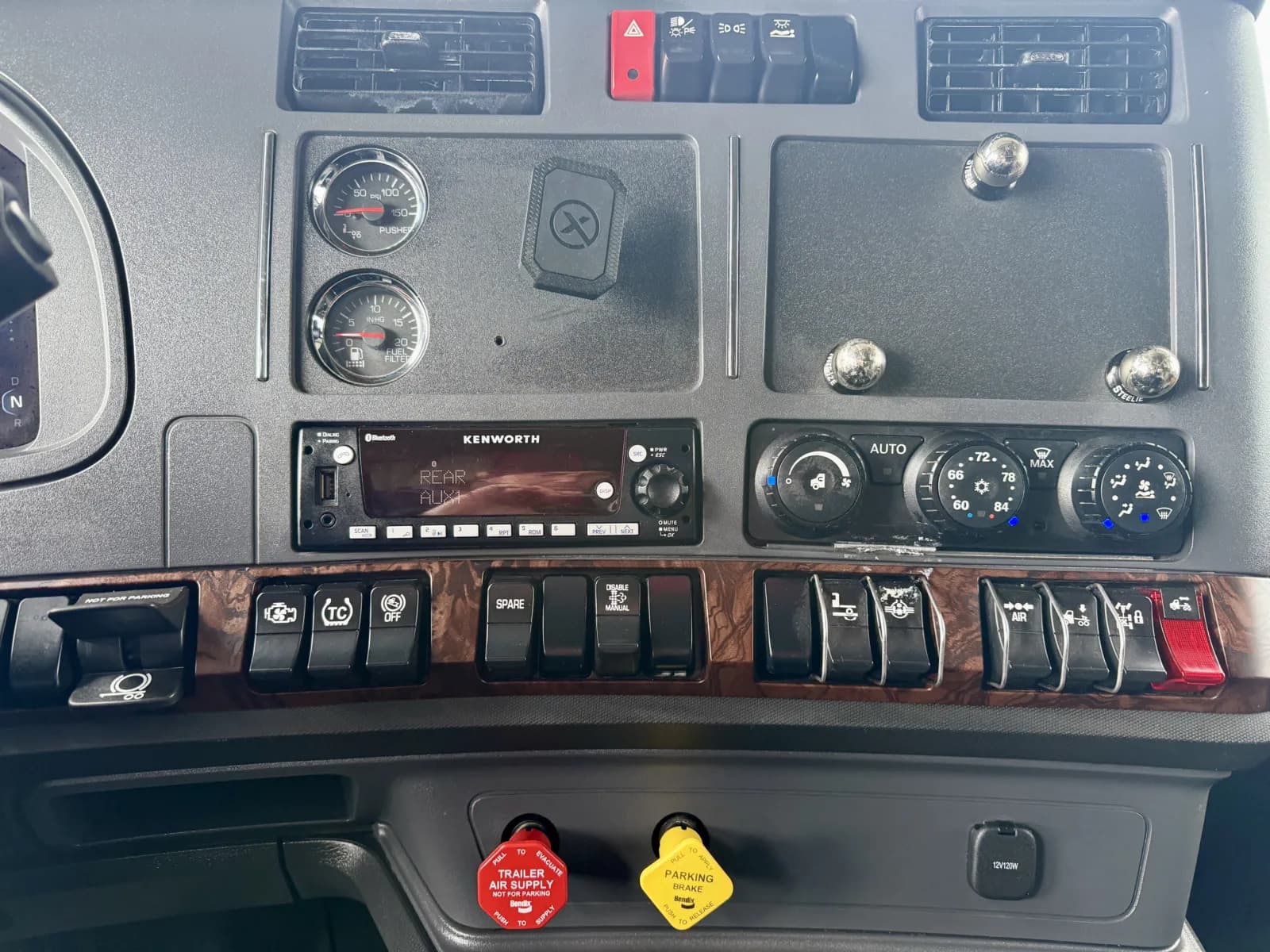 2024 Kenworth W990 — photo 18