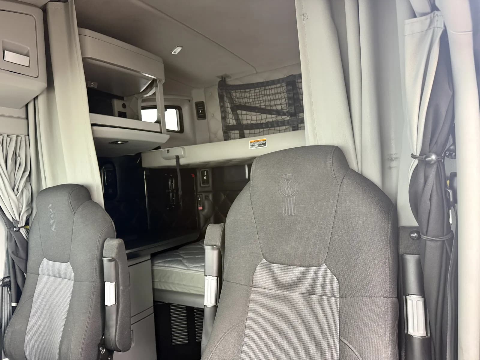 2024 Kenworth W990 — photo 20