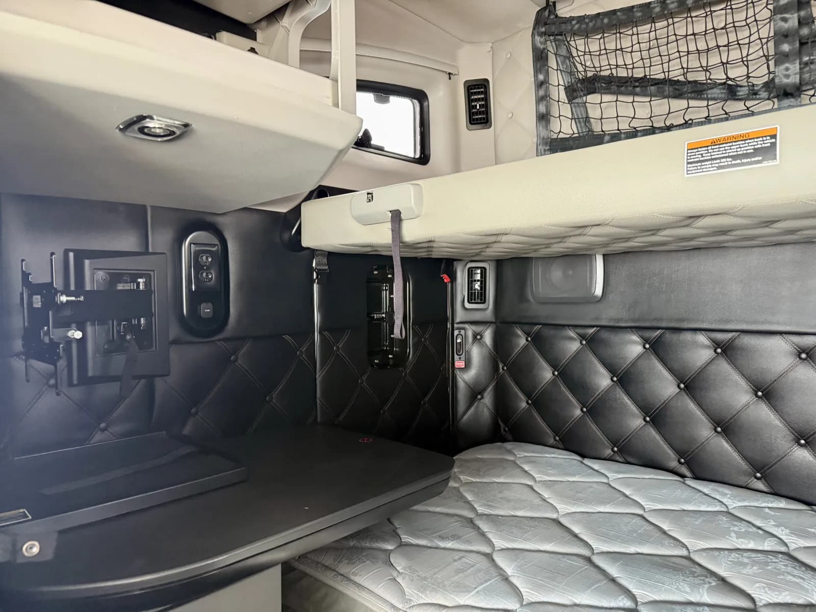 2024 Kenworth W990 — photo 22