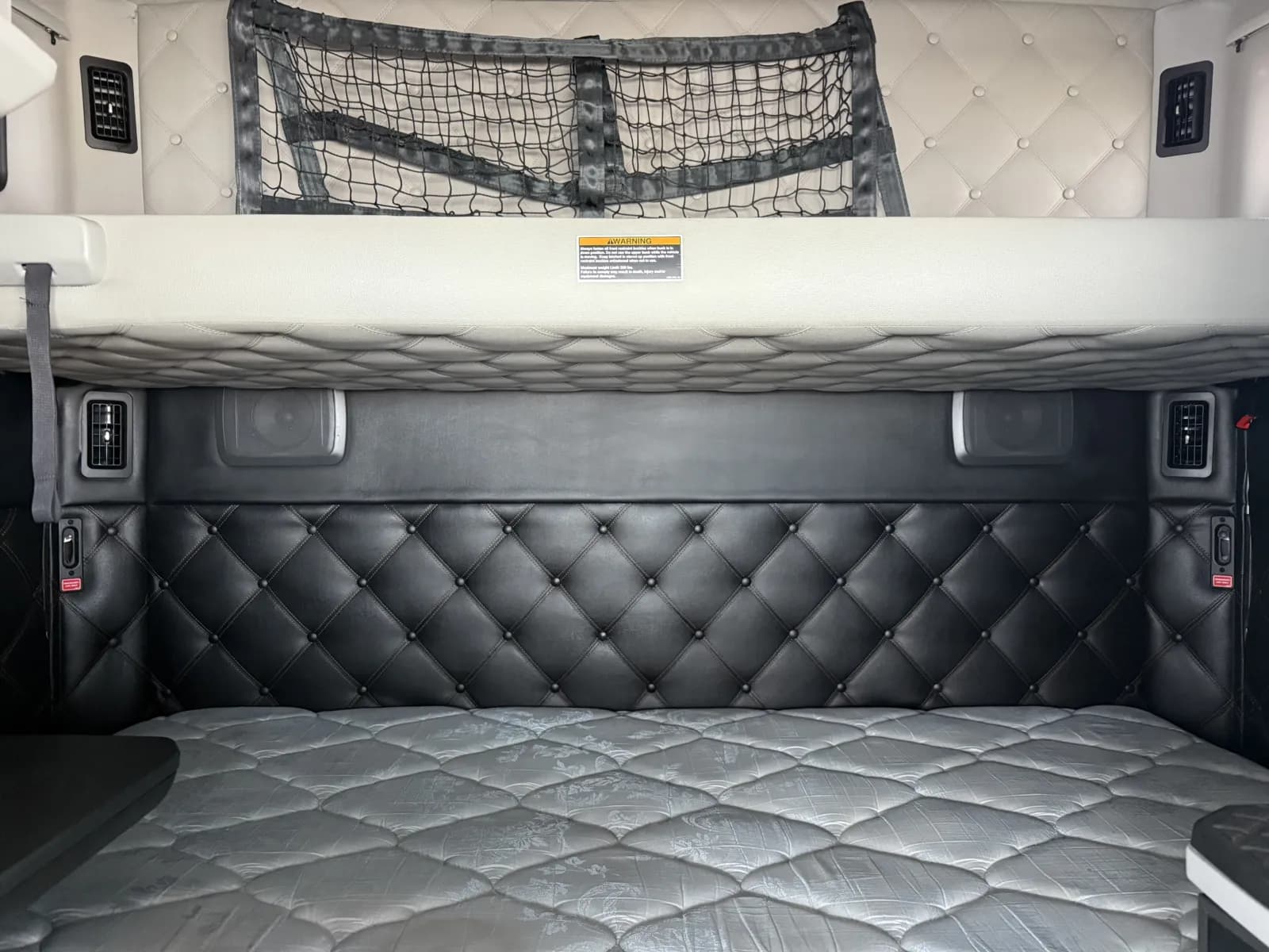 2024 Kenworth W990 — photo 23