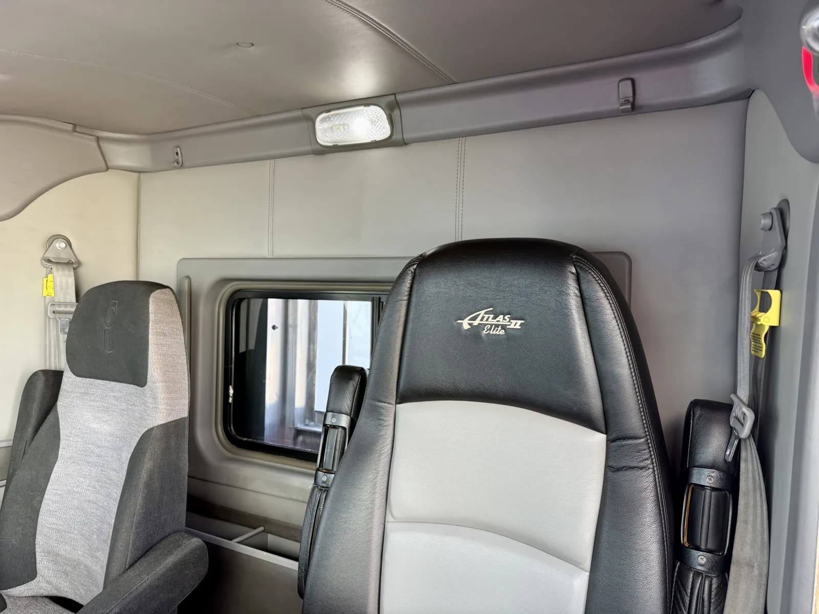 2016 Kenworth W900 — photo 20