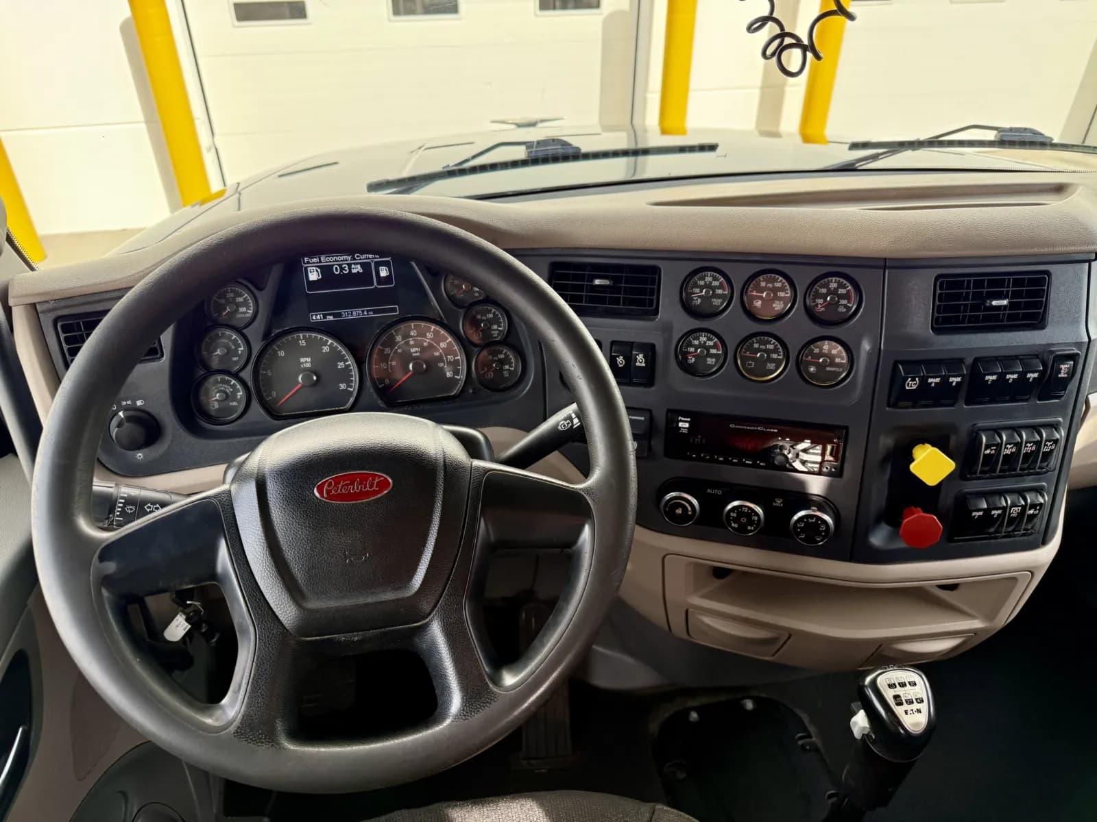 2020 Peterbilt 567 — photo 16