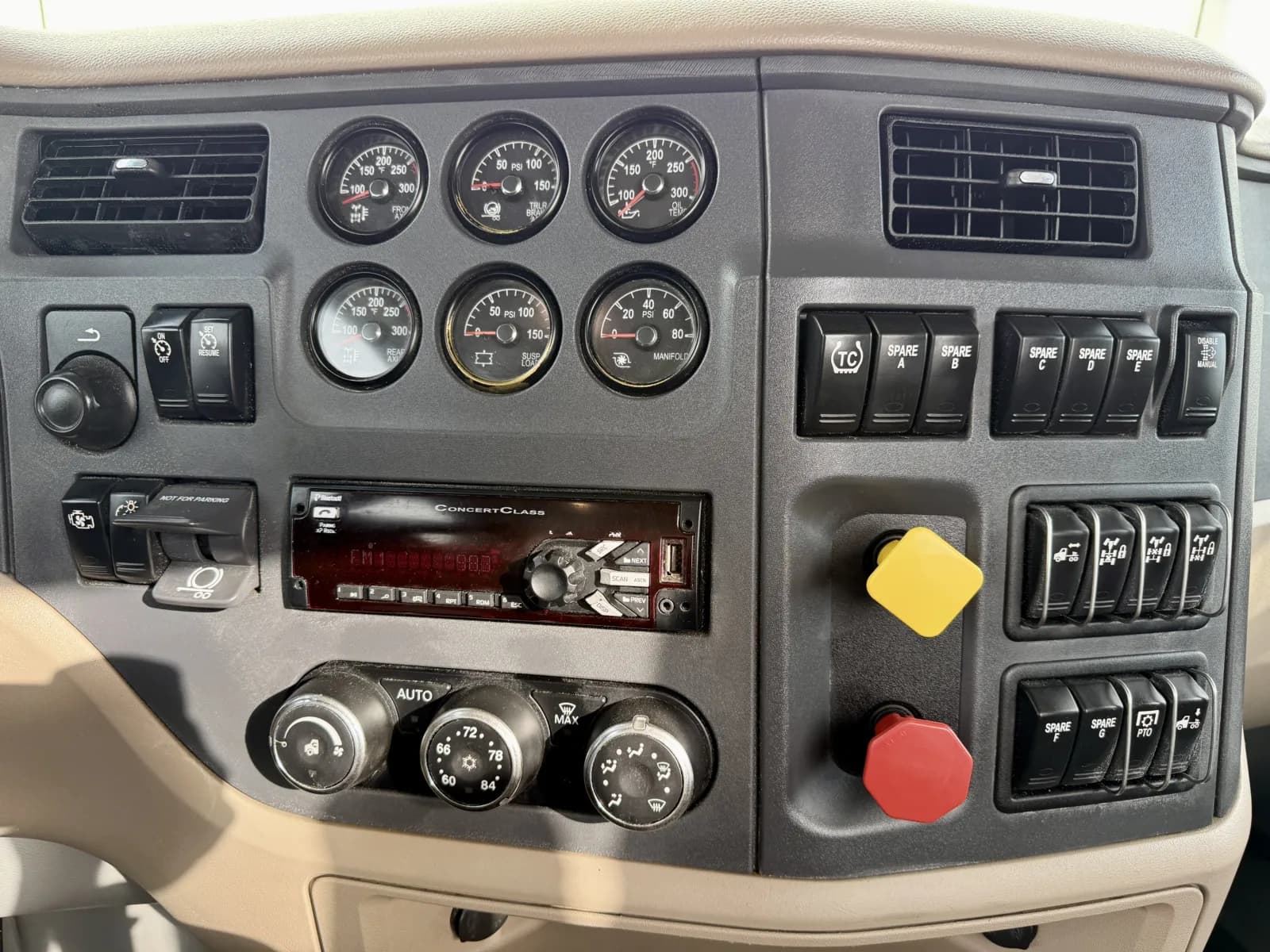 2020 Peterbilt 567 — photo 18