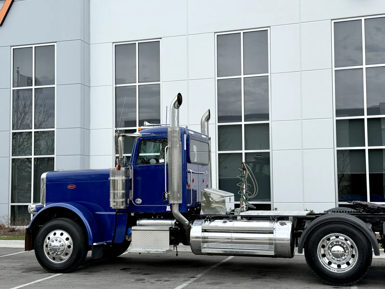 2022 Peterbilt 389 — photo 8
