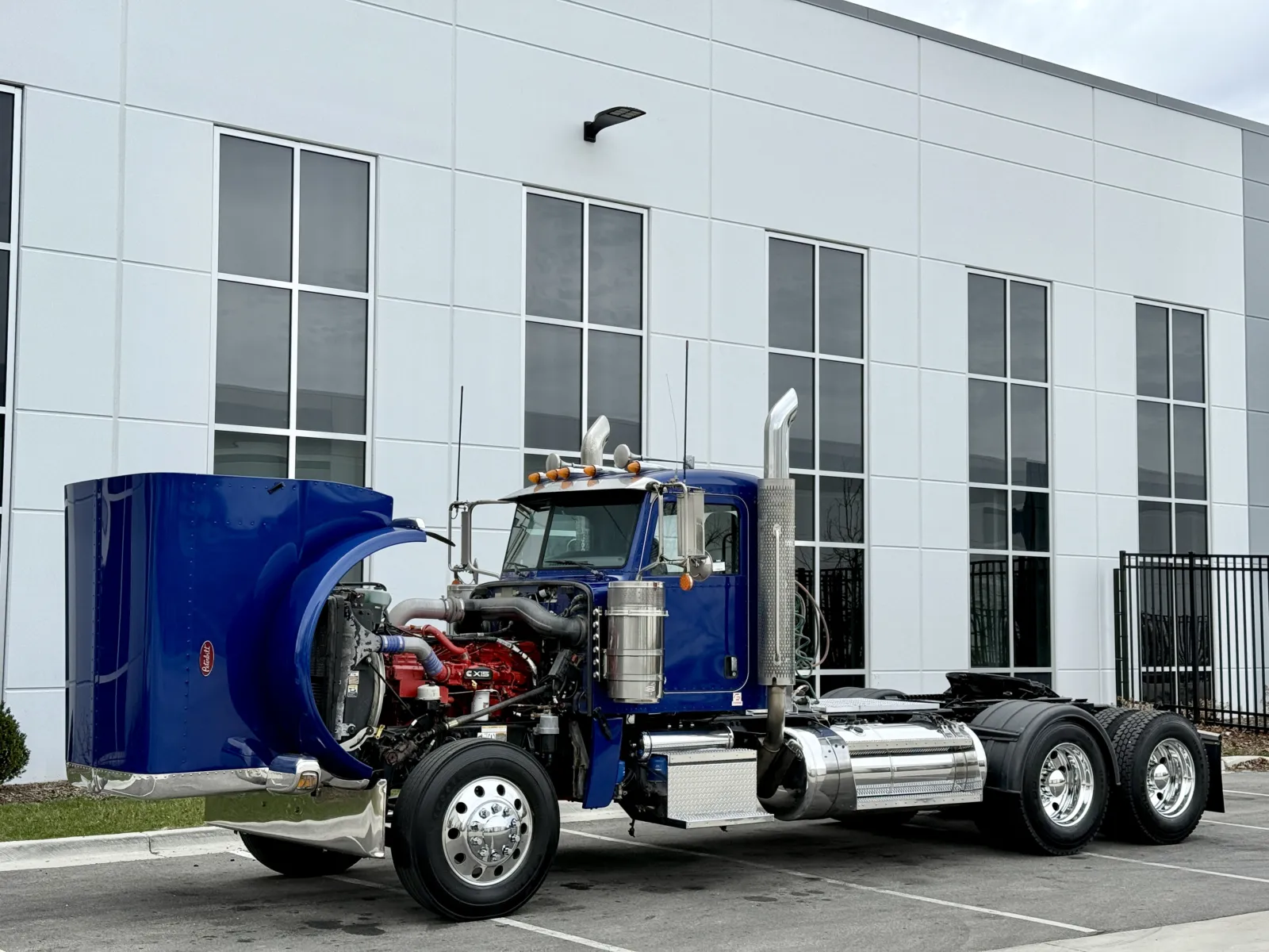 2022 Peterbilt 389 — photo 10