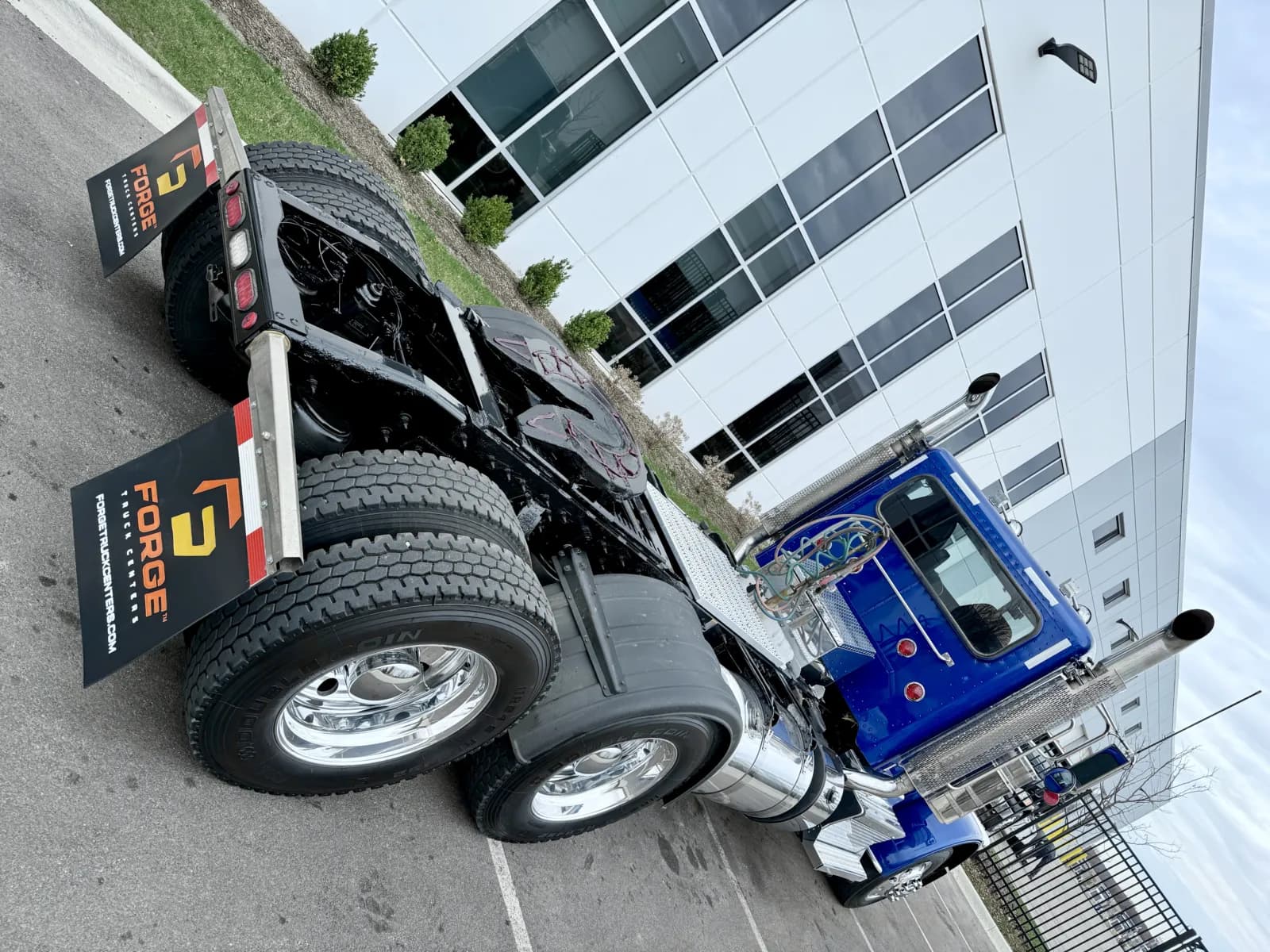 2022 Peterbilt 389 — photo 11