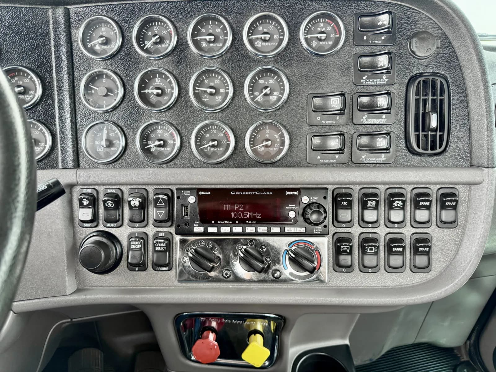 2022 Peterbilt 389 — photo 18