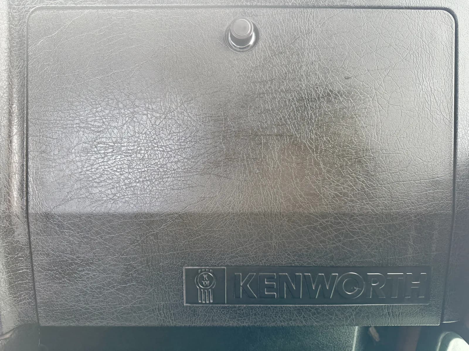 1999 Kenworth W900 — photo 19