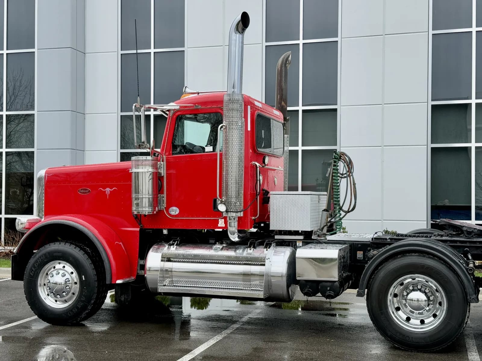 2021 Peterbilt 389 — photo 8