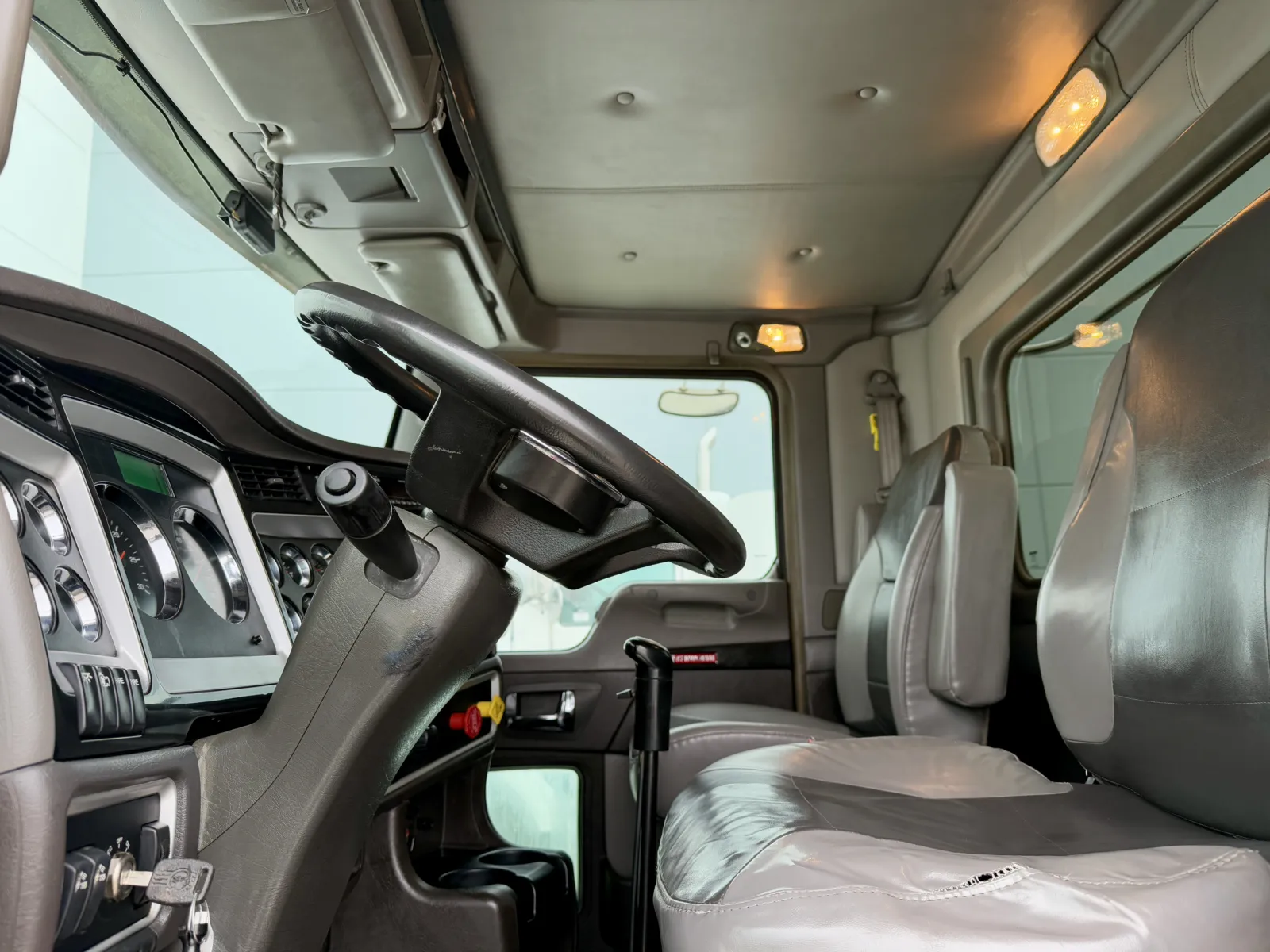 2015 Kenworth W900 — photo 14