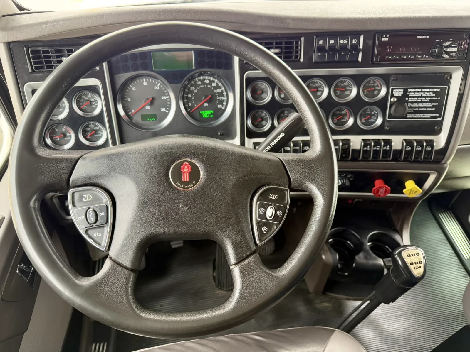 2015 Kenworth W900 — photo 16