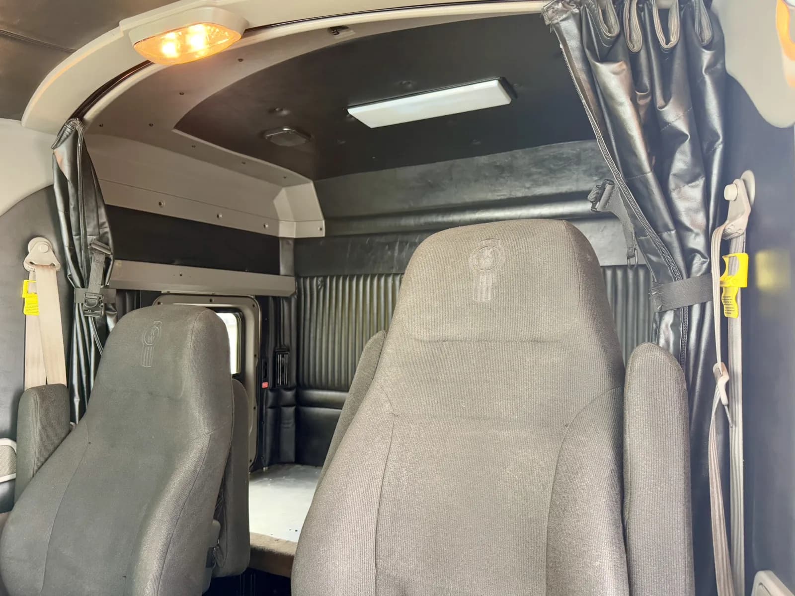 2021 Kenworth W900 — photo 20