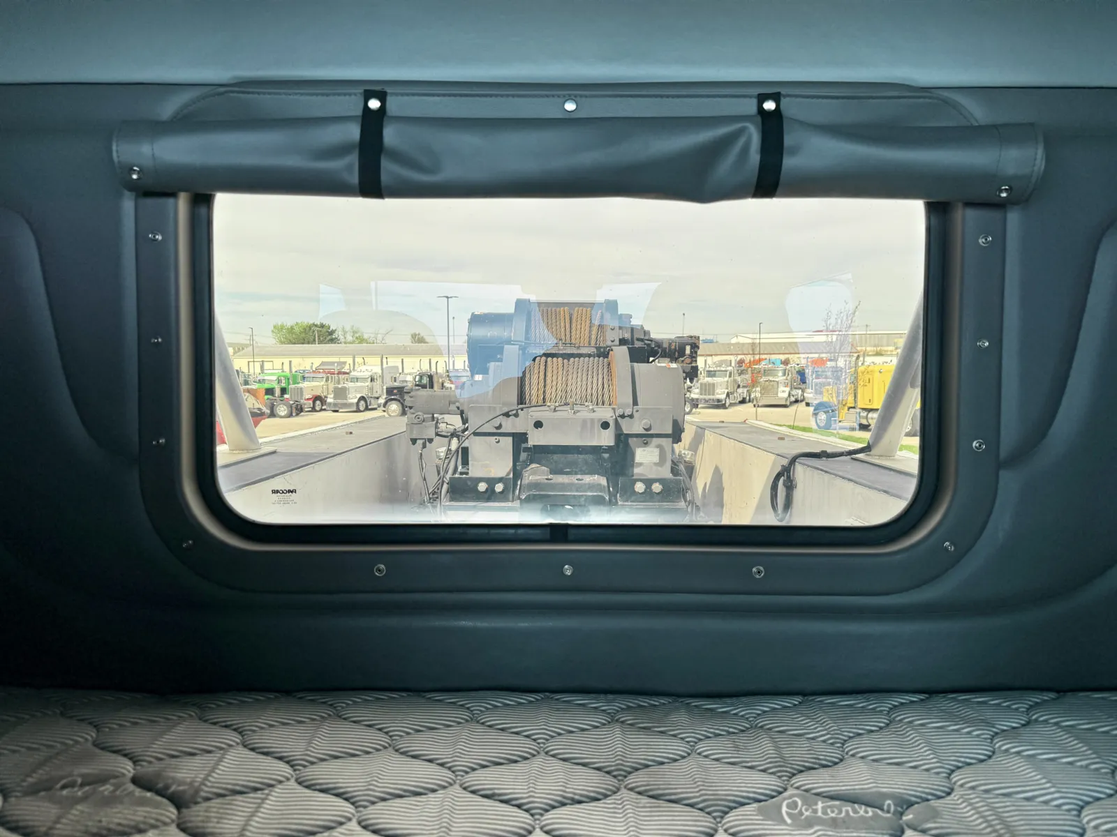 2013 Peterbilt — photo 35
