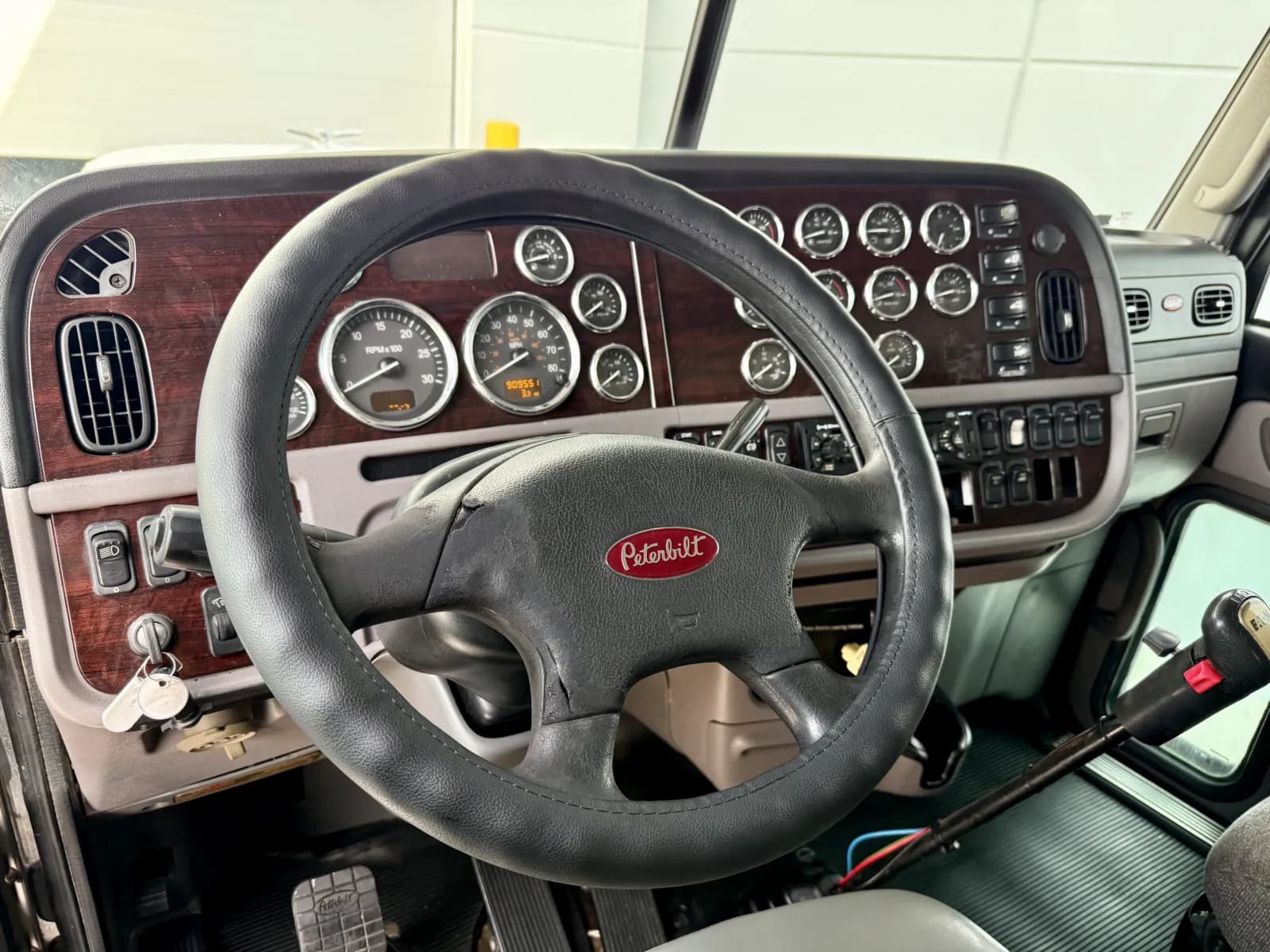 2013 Peterbilt 389 — photo 15