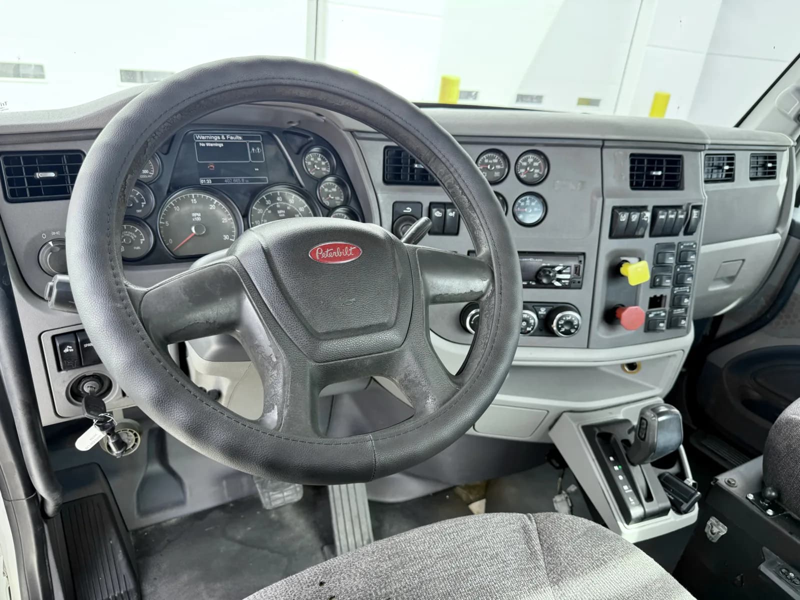 2016 Peterbilt 567 — photo 15