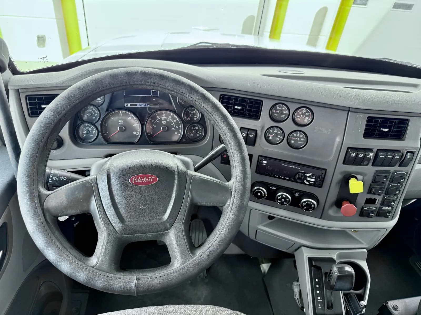 2016 Peterbilt 567 — photo 16