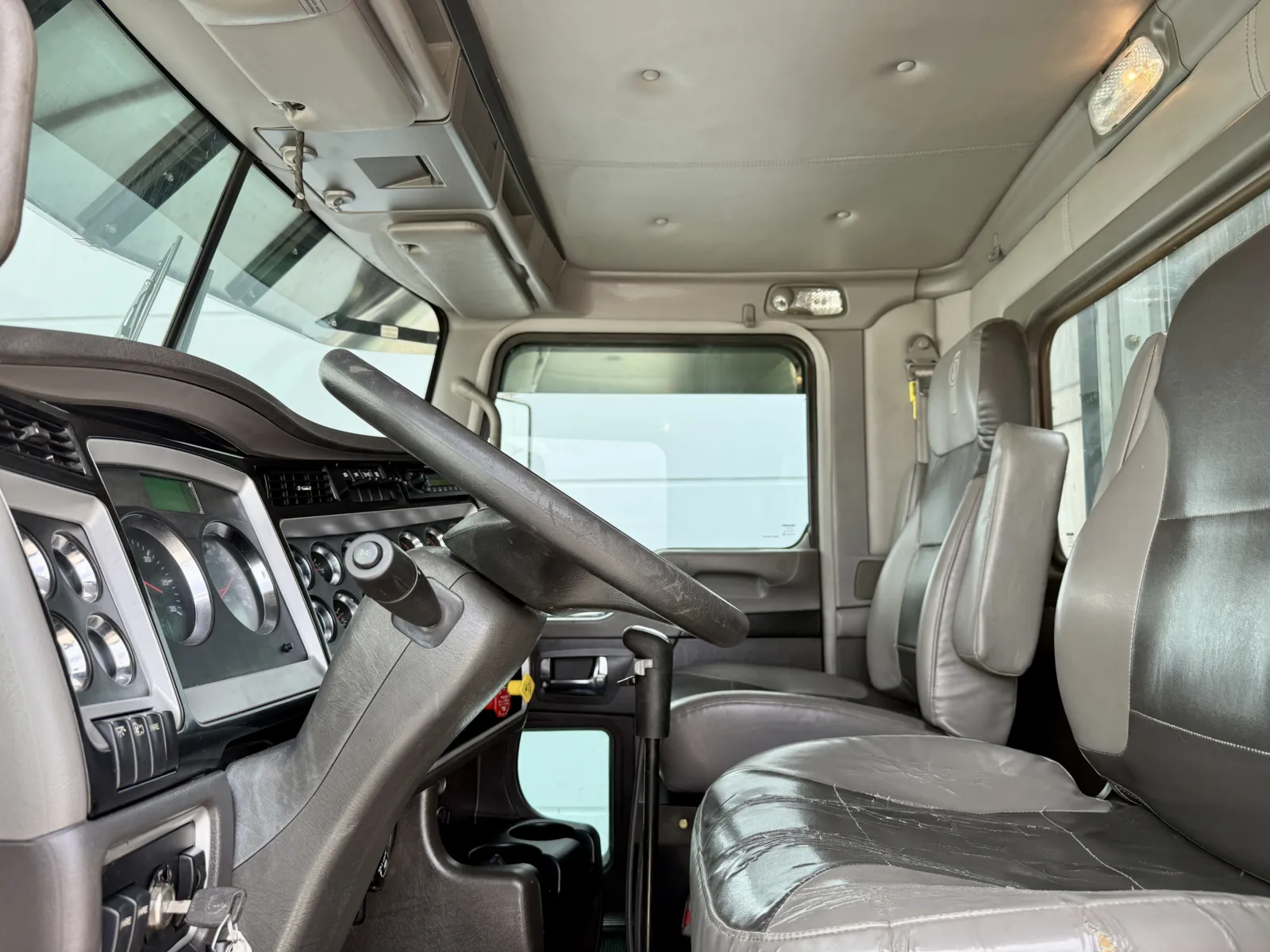 2012 Kenworth T800 — photo 14