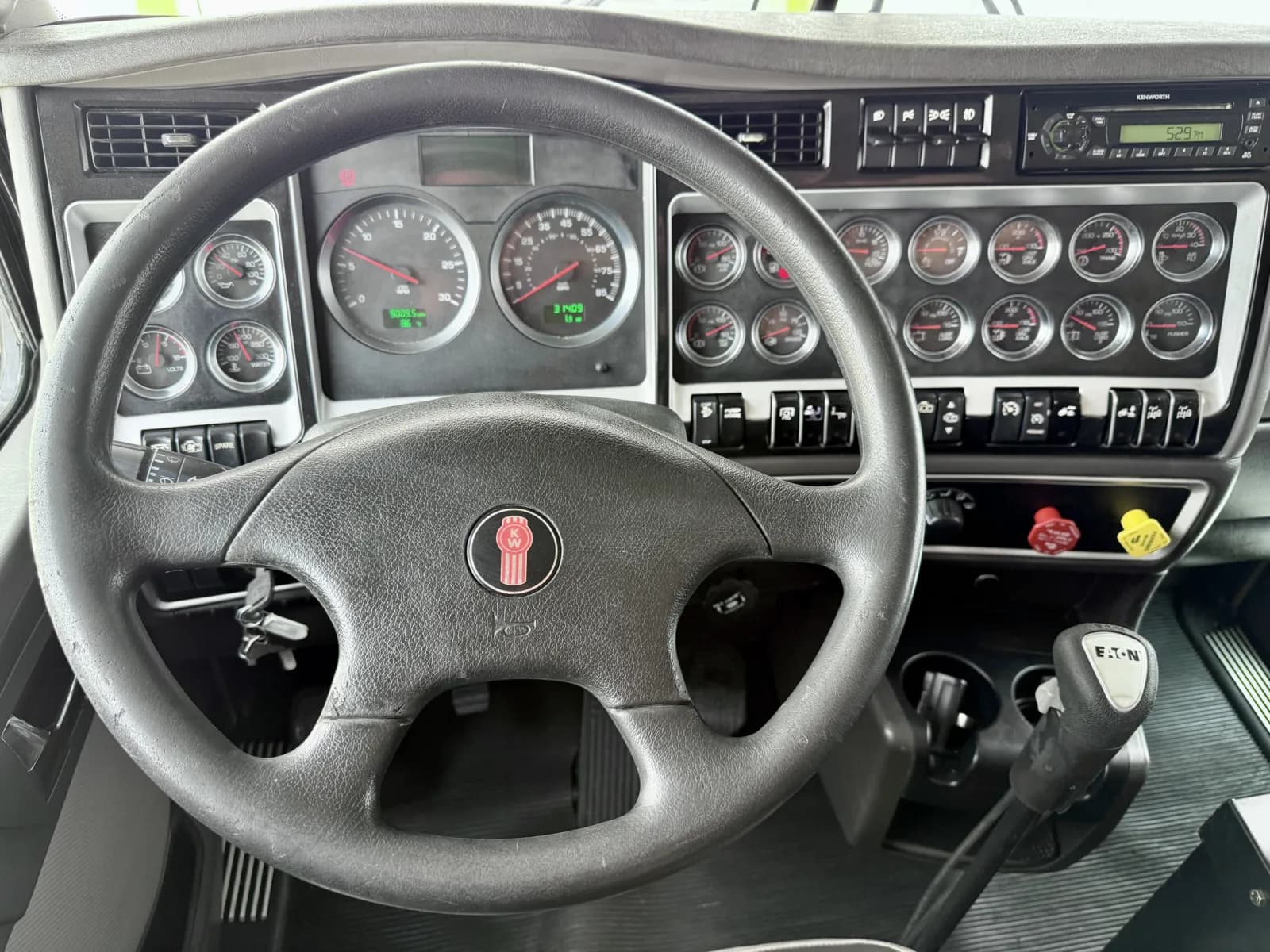 2012 Kenworth T800 — photo 16