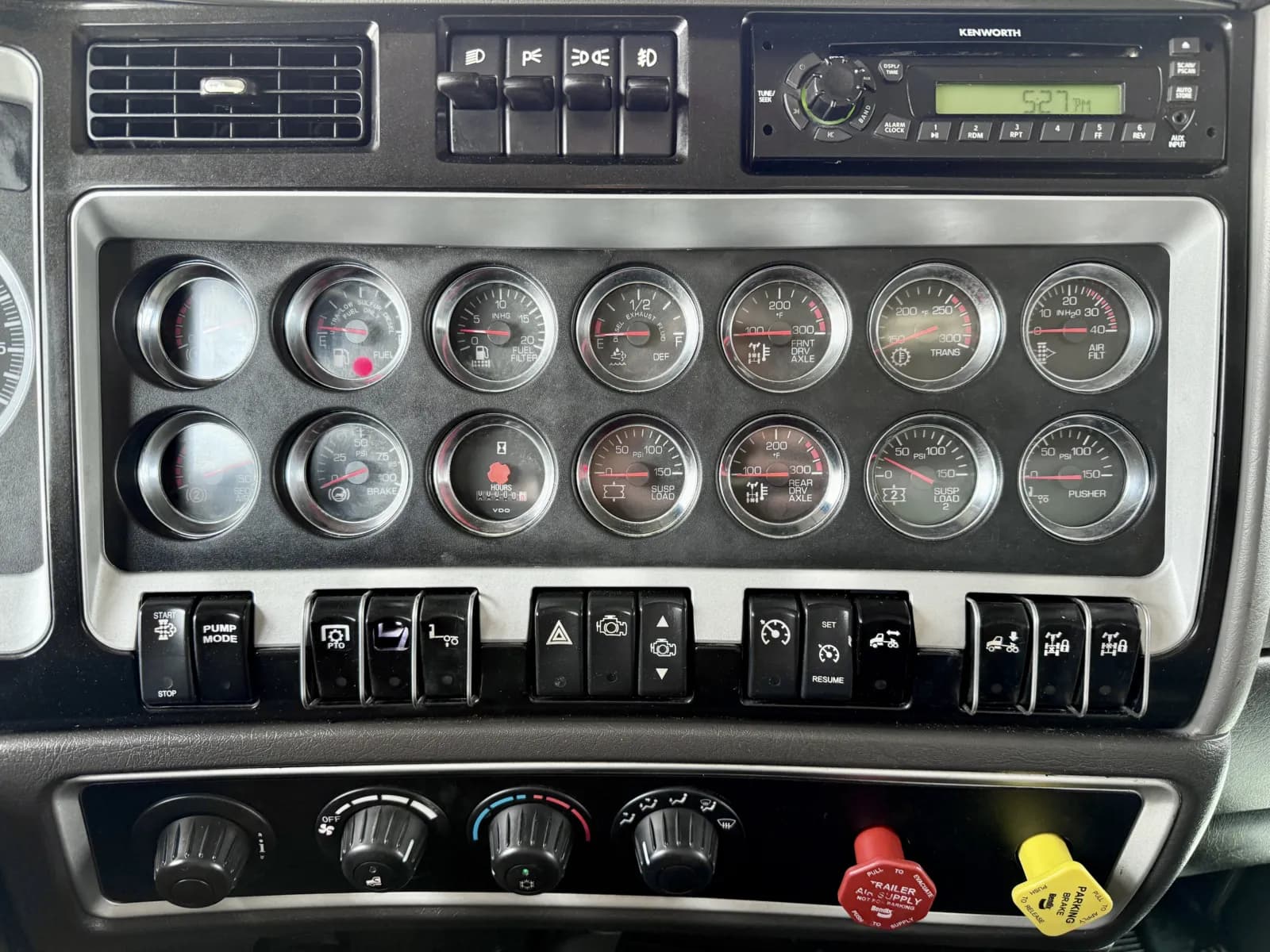 2012 Kenworth T800 — photo 18