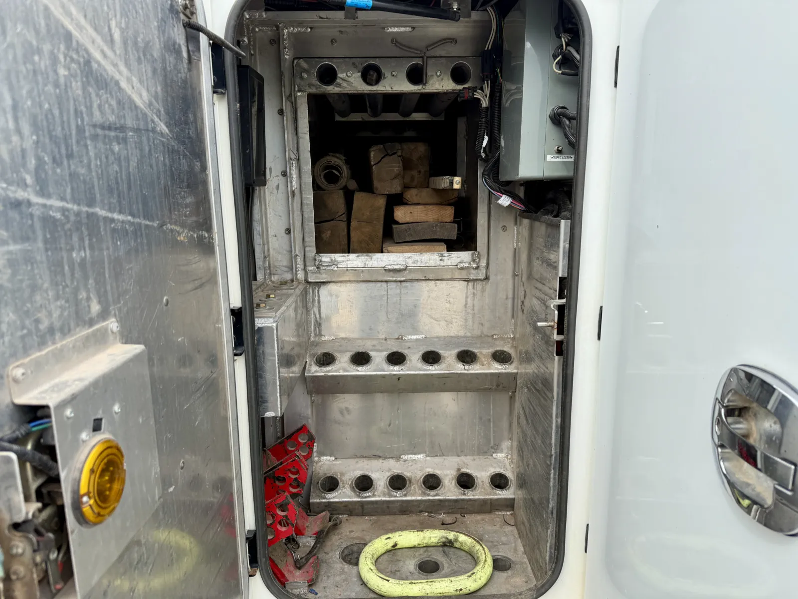 2017 Peterbilt 389 — photo 14