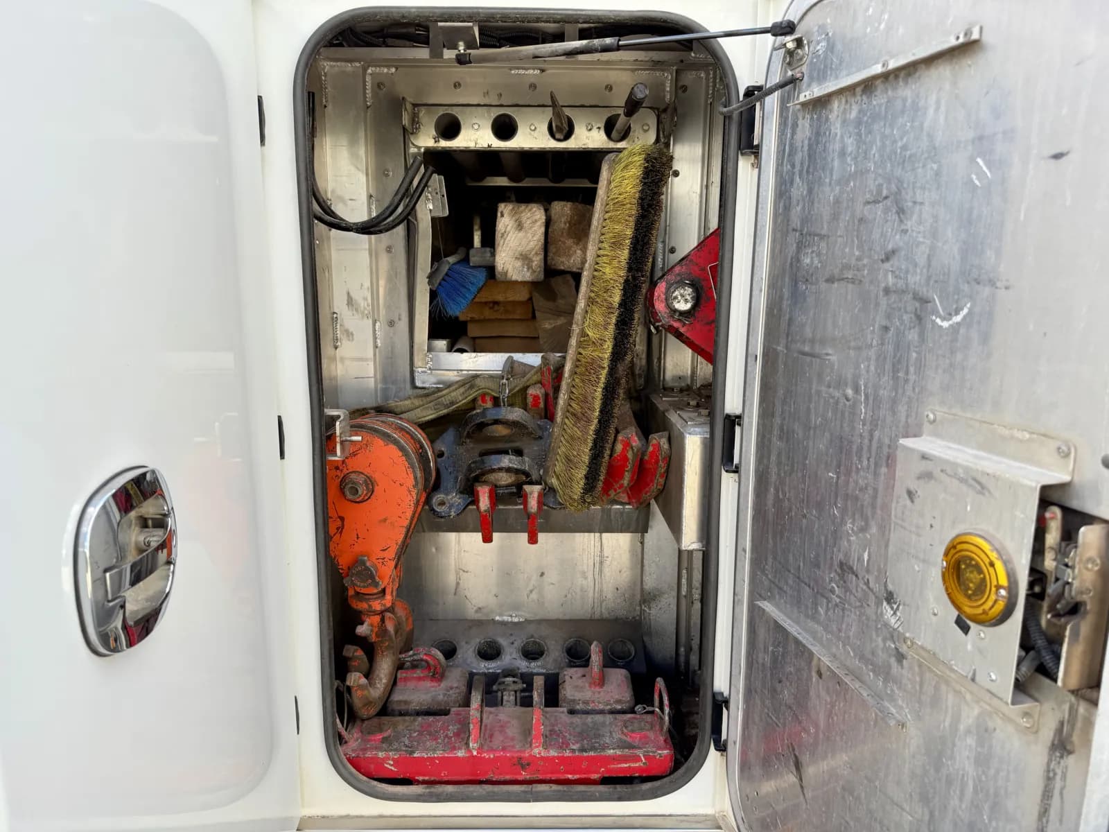 2017 Peterbilt 389 — photo 20