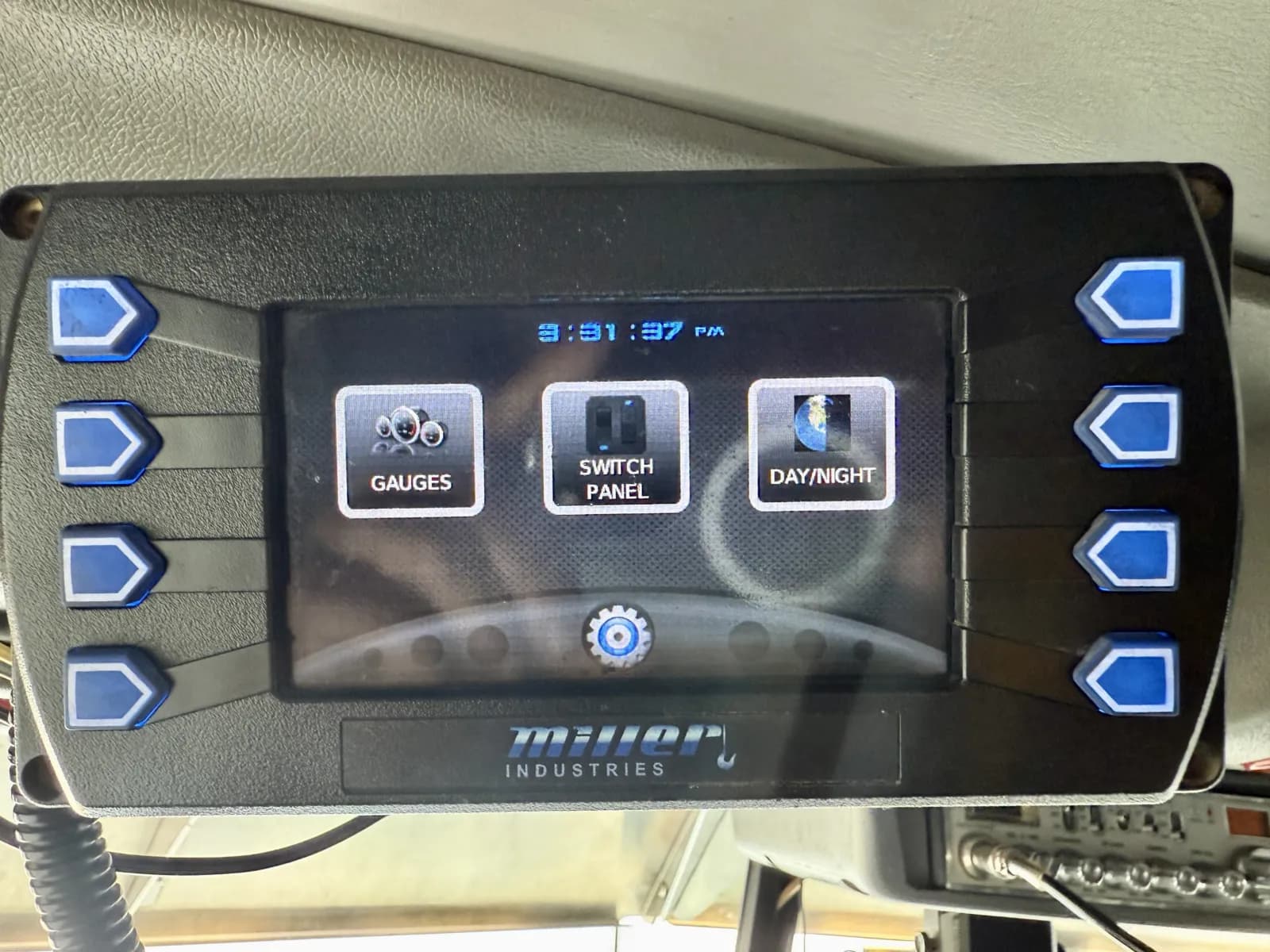 2017 Peterbilt 389 — photo 39