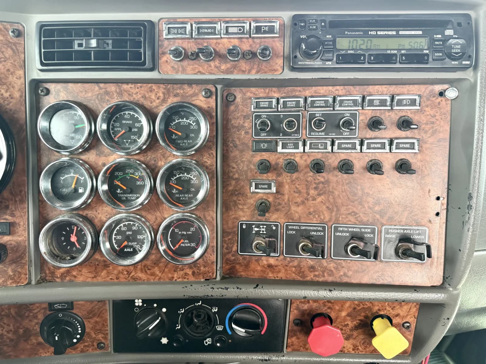 2003 Kenworth T800 — photo 18