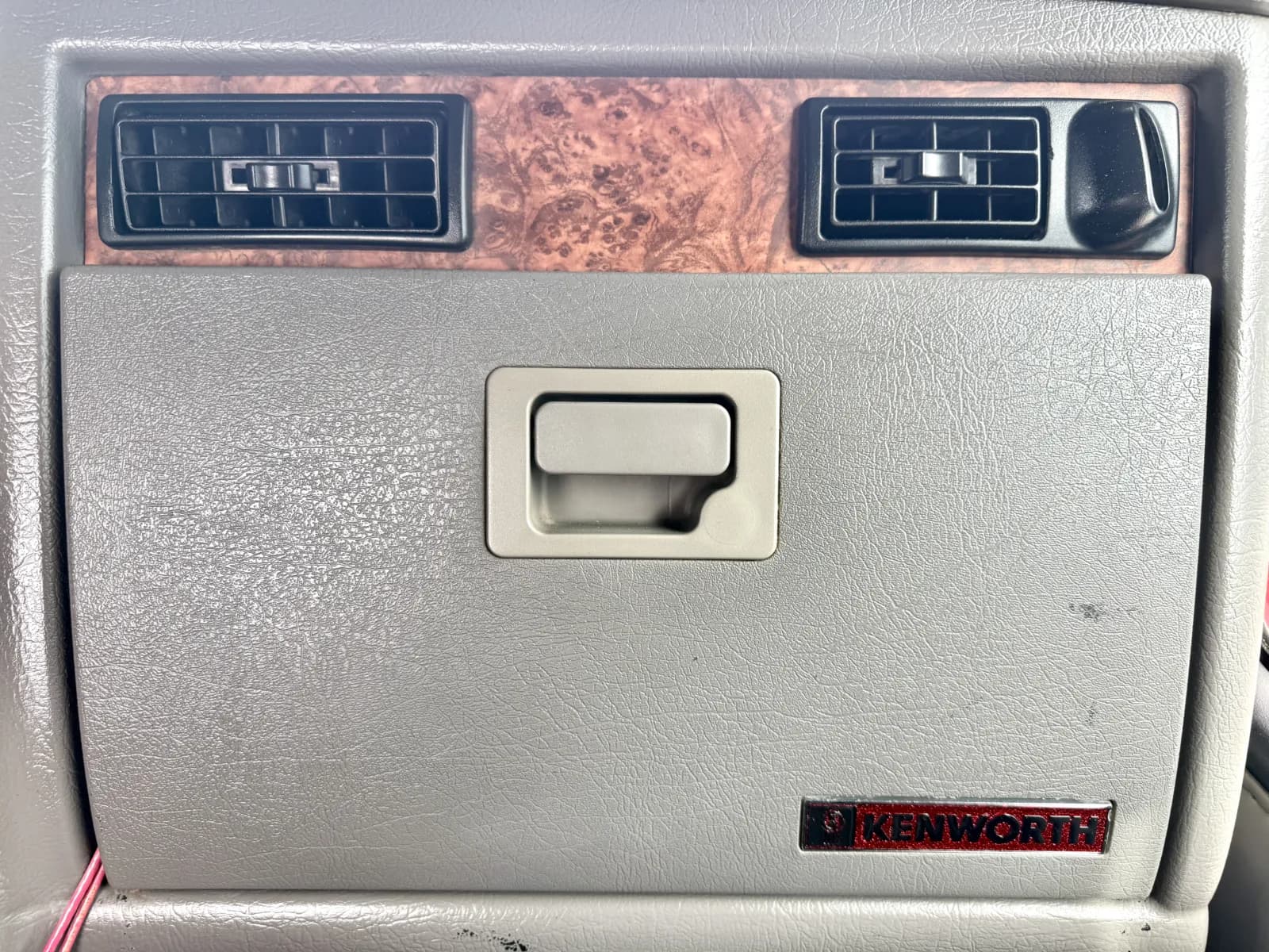 2003 Kenworth T800 — photo 19