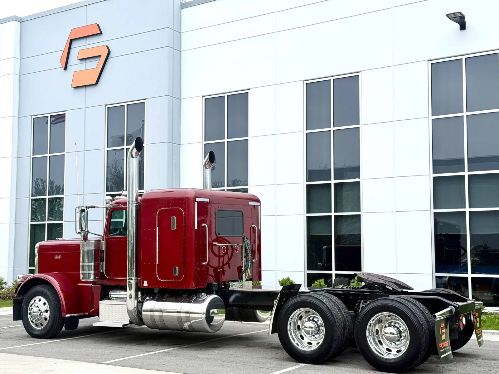 2017 Peterbilt 389 in New Lenox, IL — photo 6