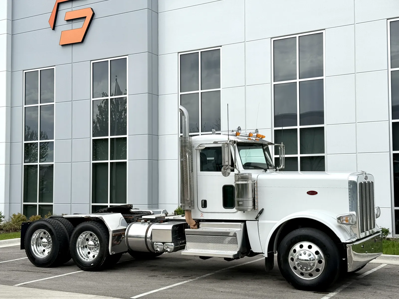 2020 Peterbilt 389 — photo 2