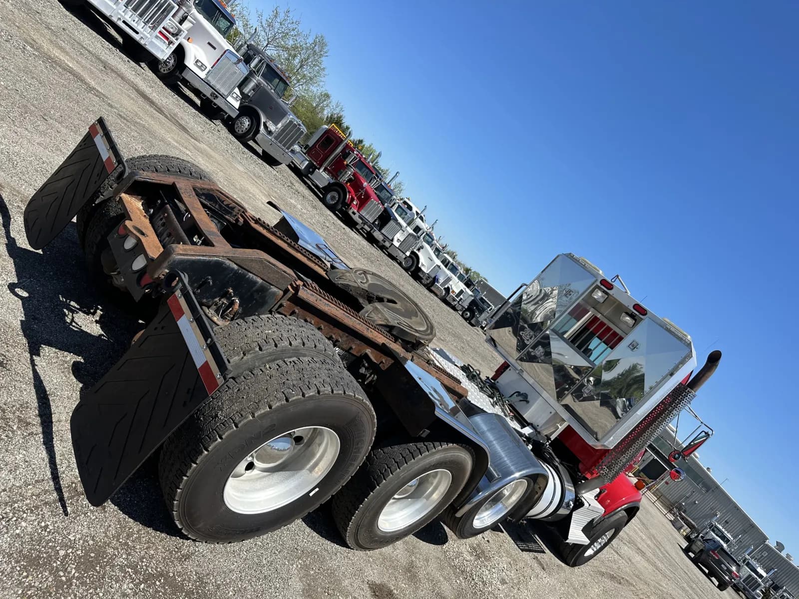 2012 Kenworth T800 — photo 11