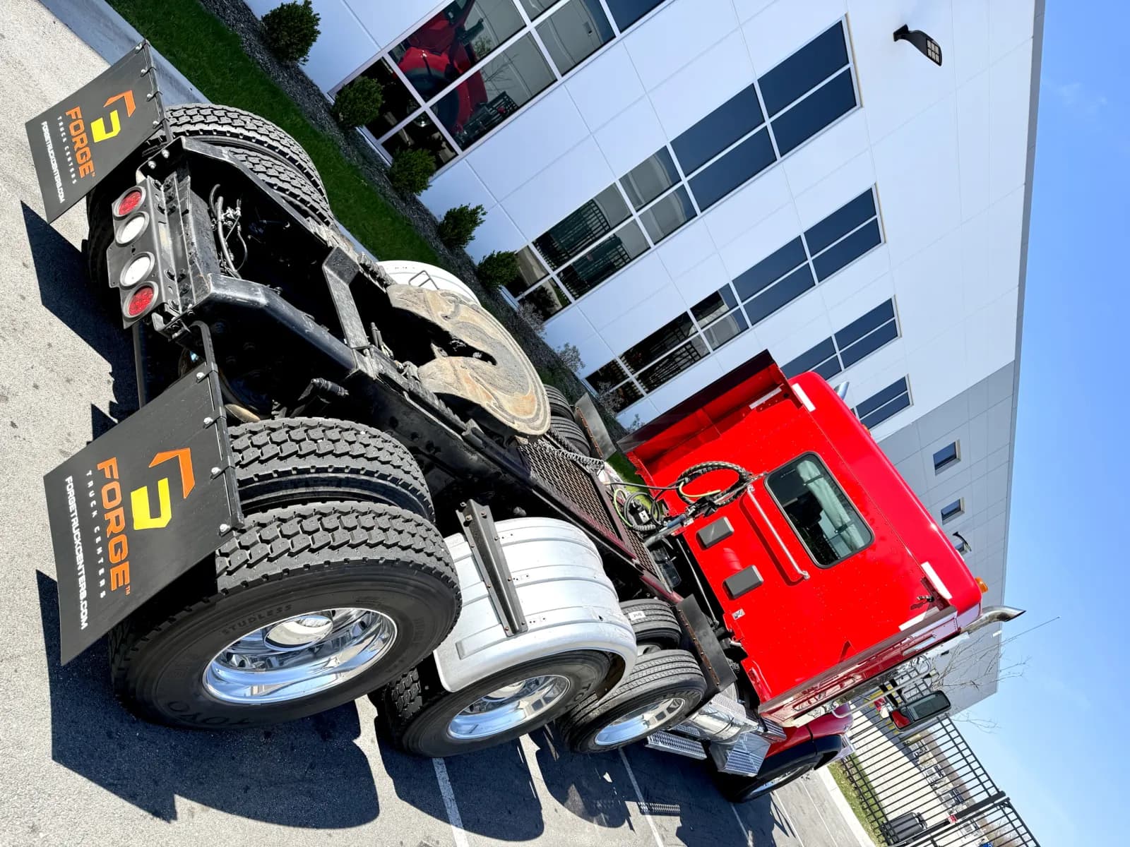 2020 Kenworth T880 — photo 11