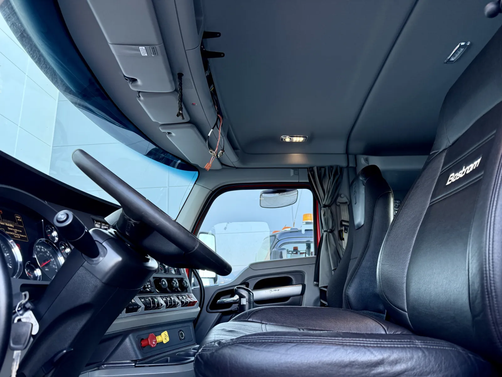 2020 Kenworth T880 — photo 14