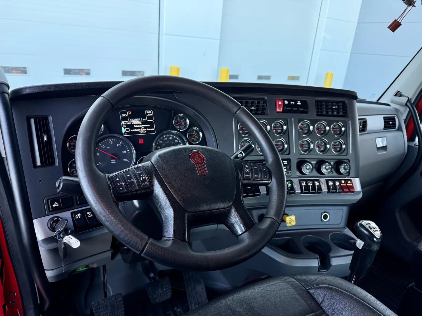 2020 Kenworth T880 — photo 15