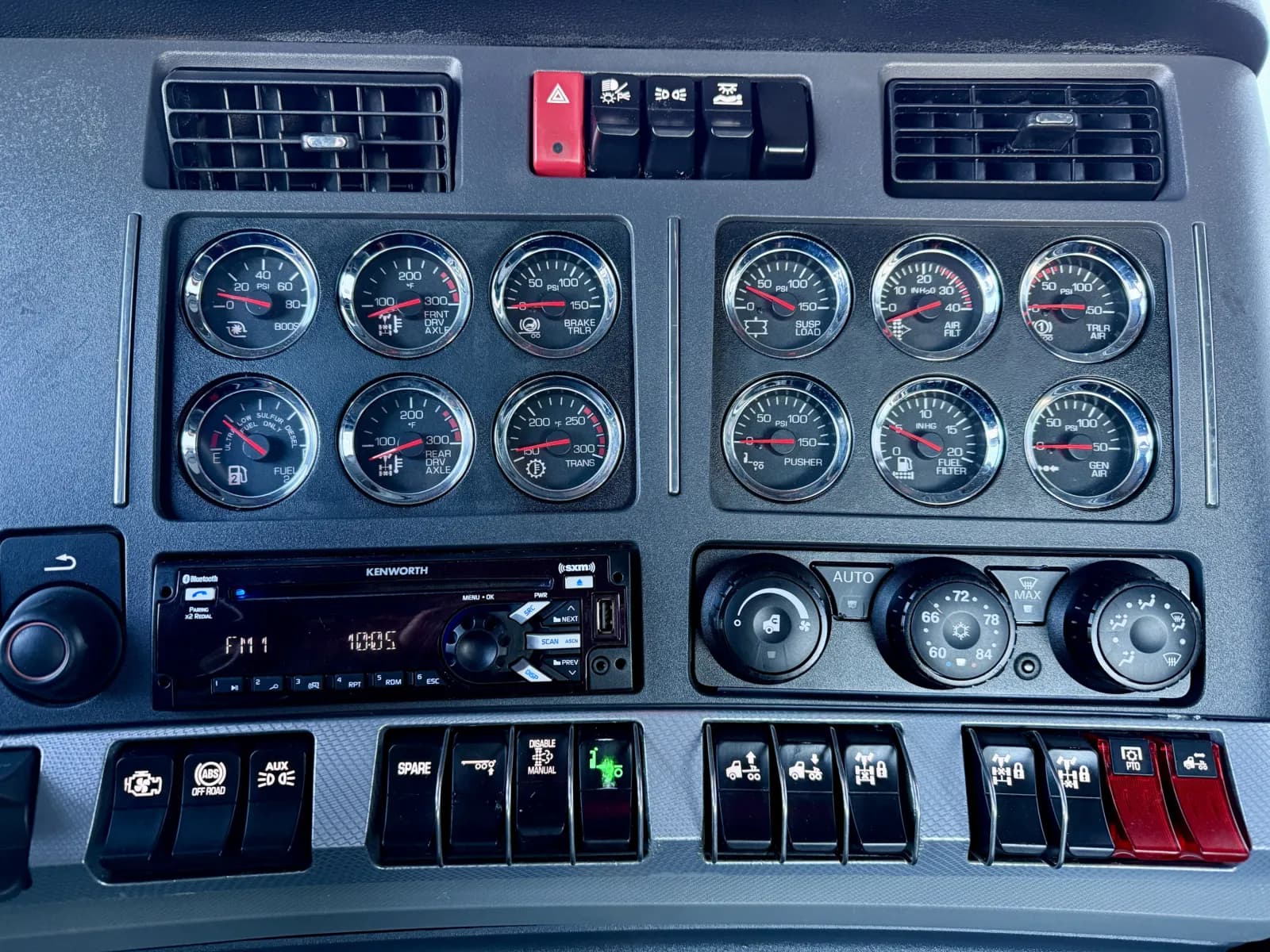 2020 Kenworth T880 — photo 18