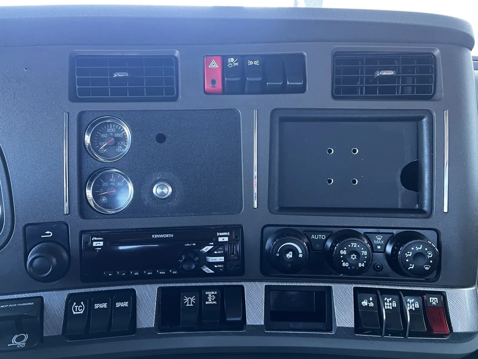 2019 Kenworth T880 — photo 18
