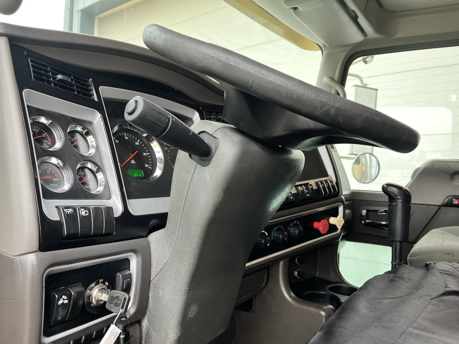 2008 Kenworth T800 — photo 15
