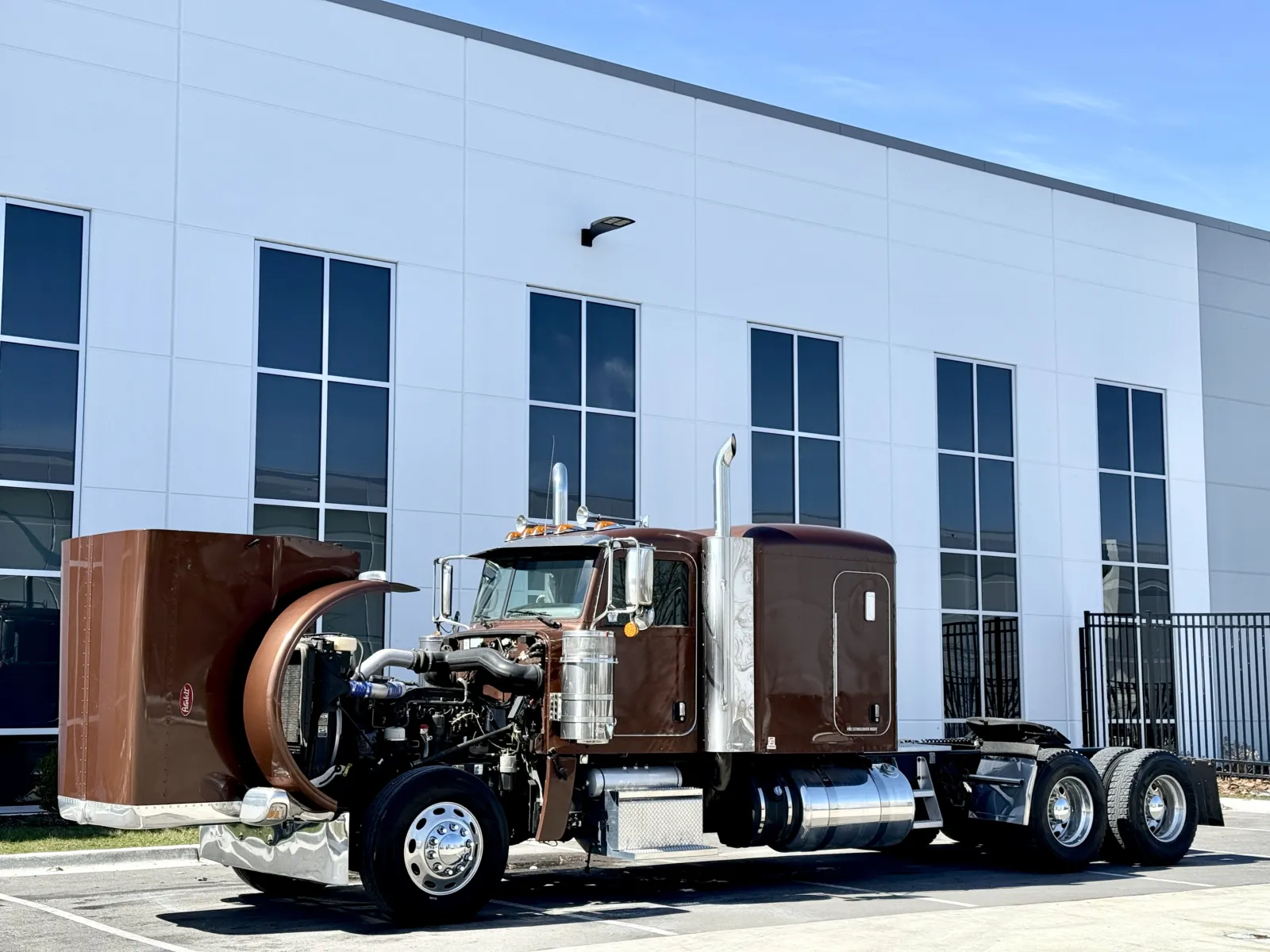 2018 Peterbilt 389 — photo 9