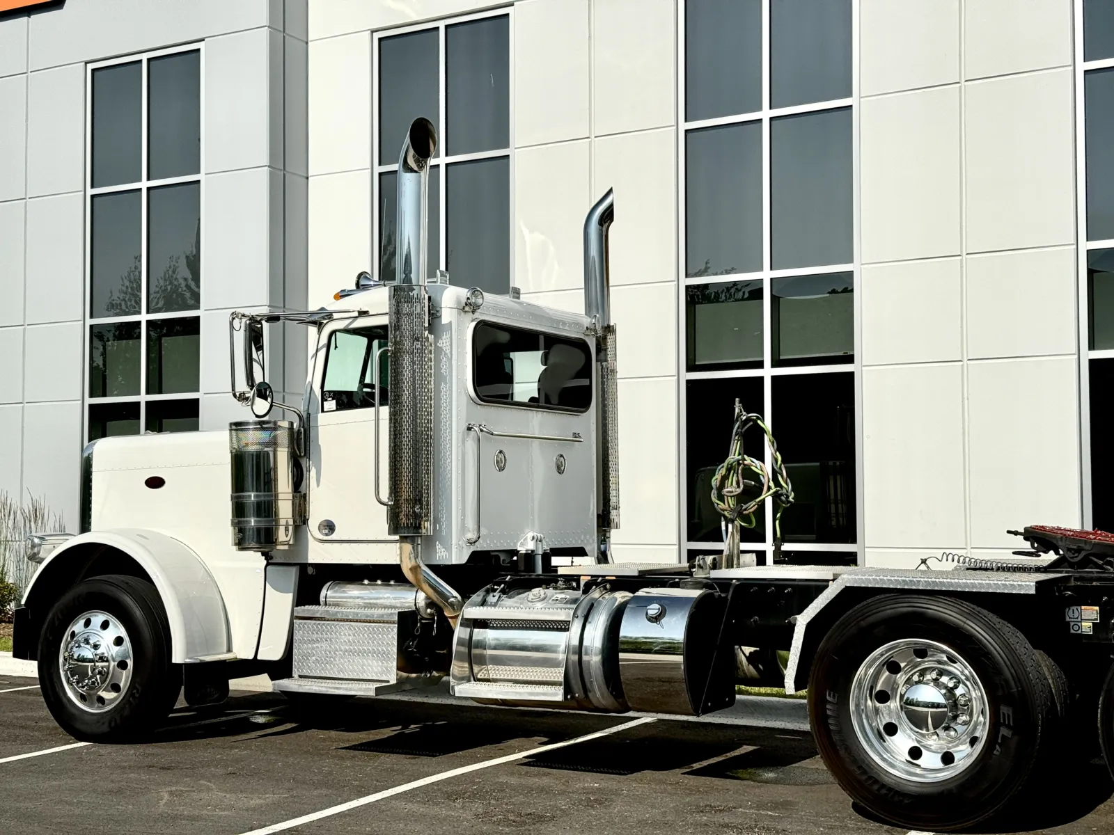 2022 Peterbilt 389 — photo 8