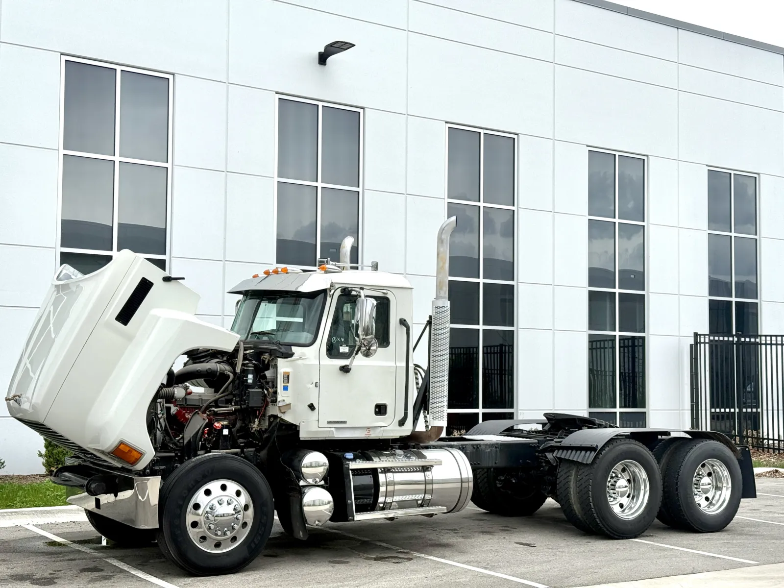 2019 Mack Pinnacle — photo 10