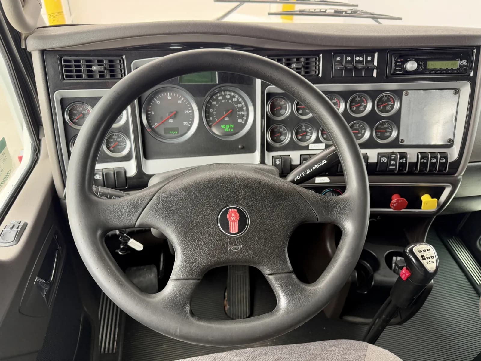 2015 Kenworth T800 — photo 16