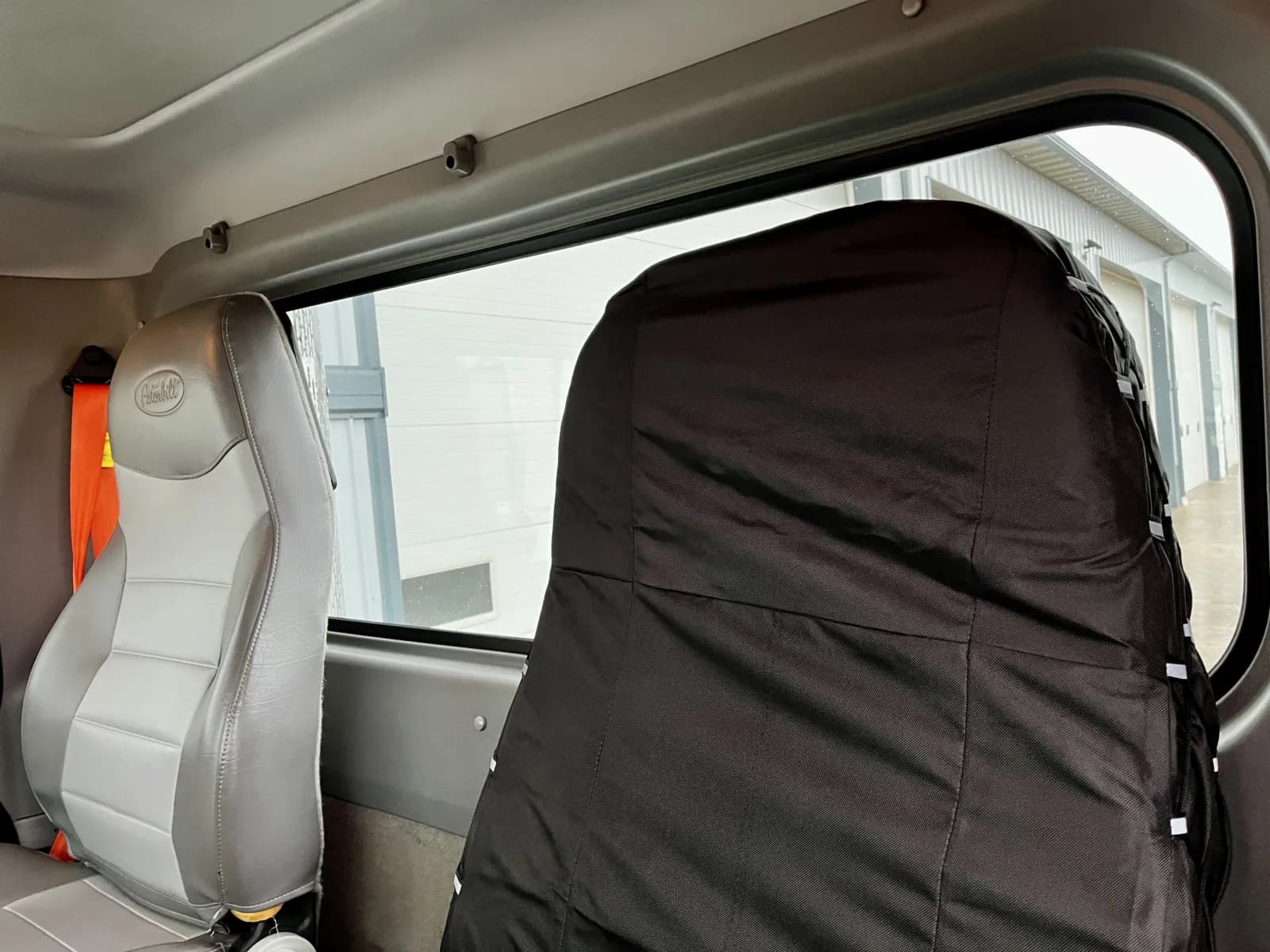 2015 Peterbilt 365 — photo 20