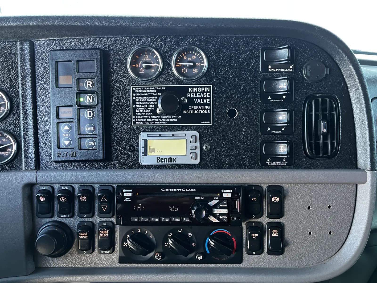 2019 Peterbilt 389 — photo 18