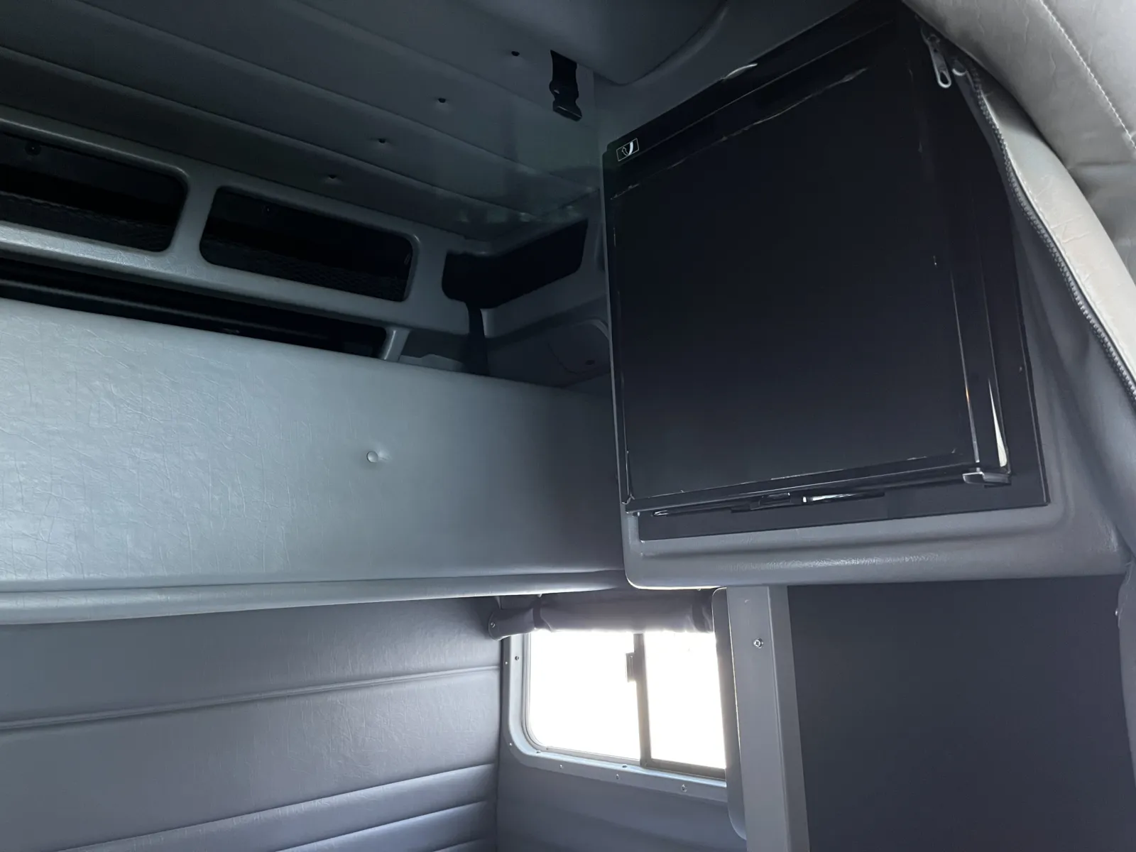 2019 Peterbilt 389 — photo 24