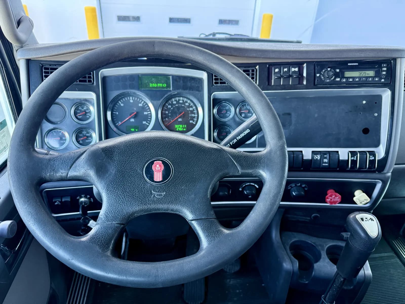 2010 Kenworth T800 — photo 16