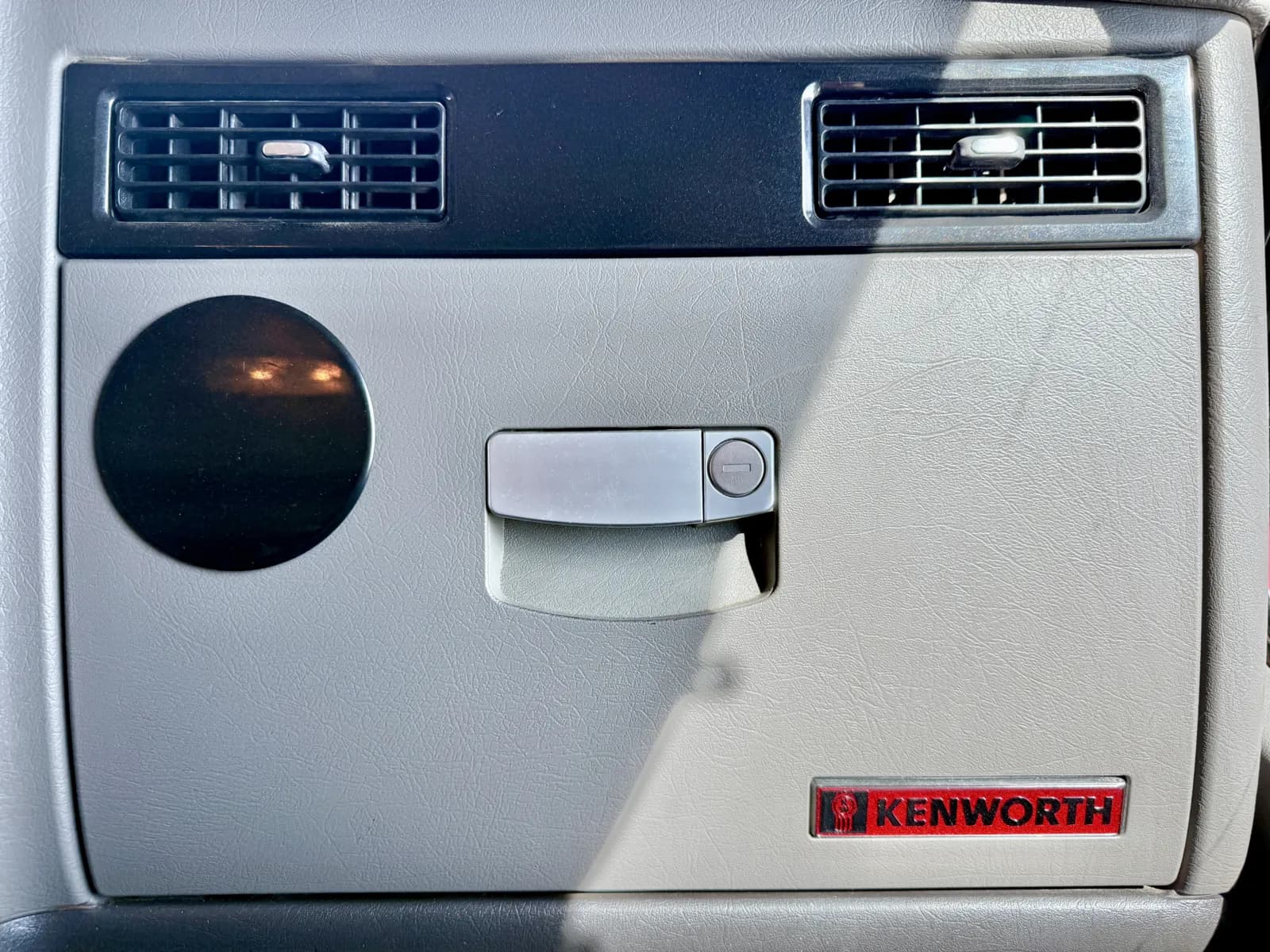 2014 Kenworth T800 — photo 19