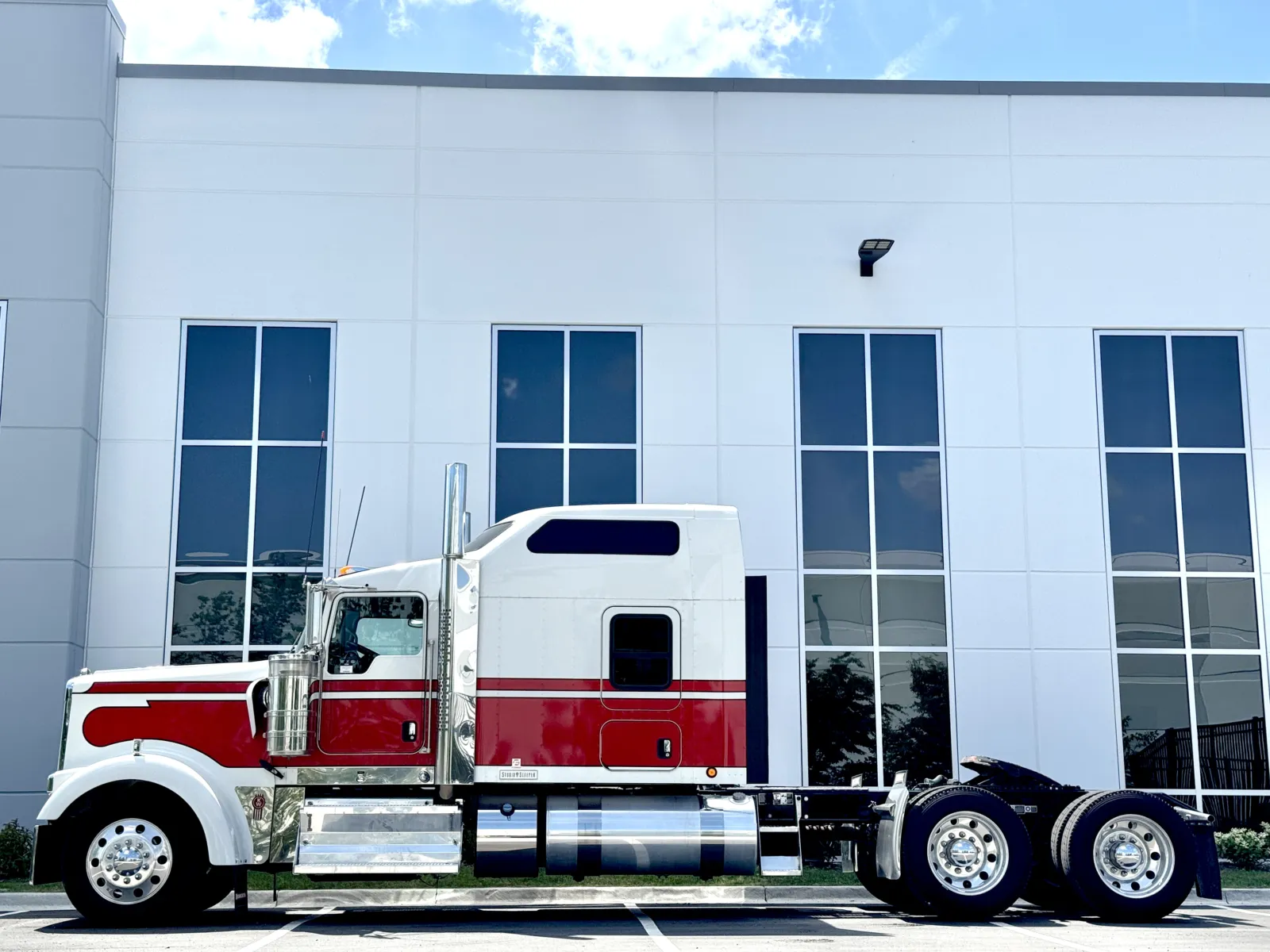 2023 Kenworth W900 — photo 4