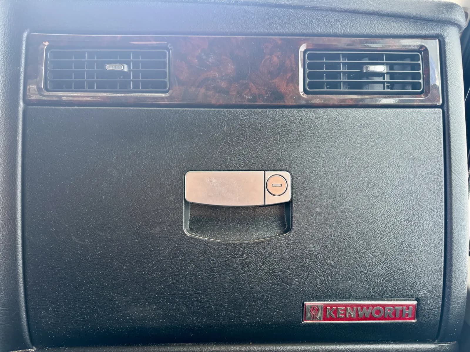 2023 Kenworth W900 — photo 19